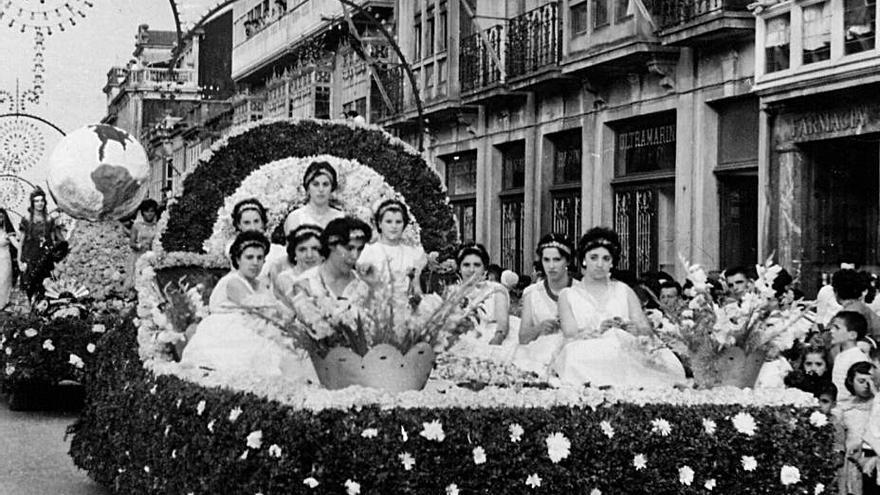 La carroza con la reina del San Paio.