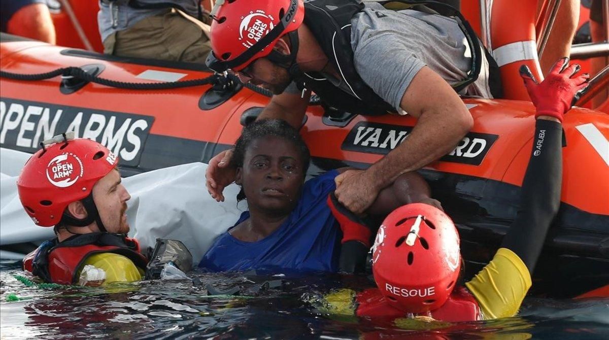 undefined46319064 afp pictures of the year 2018 members of the spanish ngo181221204936 undefined46319064 afp pictures of the year 2018 members of the spanish ngo181221204936