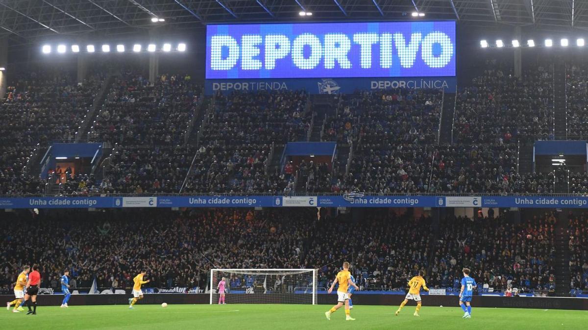 El Deportivo habilita un sistema para que los socios cedan sus asientos de Marathón Inferior