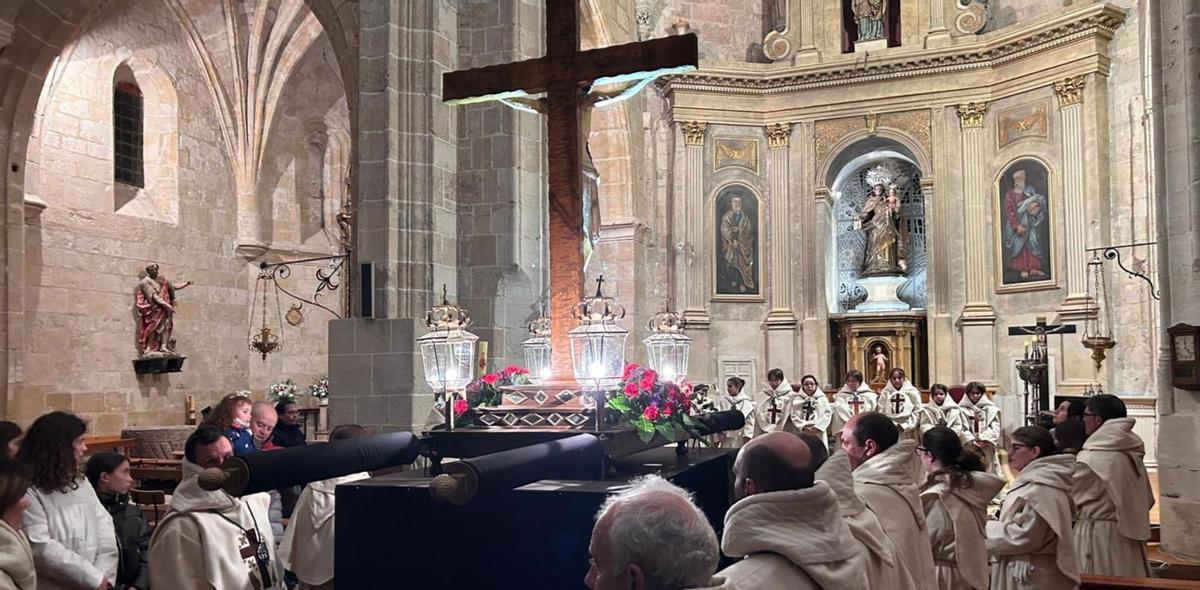 La lluvia concede una tregua a la Pasión