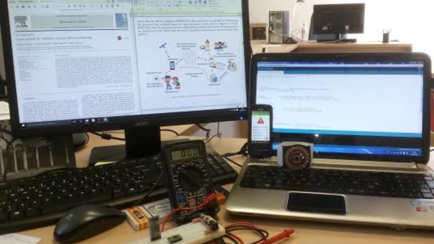 El dispositivo del móvil ideado por los científicos de Gandia.