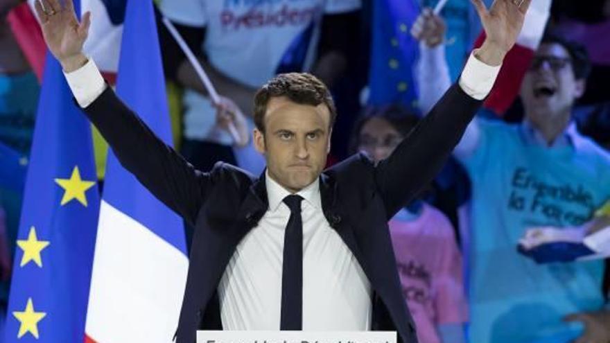 Macron pensa que deixar que la UE continuï com fins ara seria «una traïció».