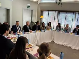 Pablo Llarena acerca la justicia penal al aula en un coloquio con alumnos del Plan de Excelencia del CEU en Elche