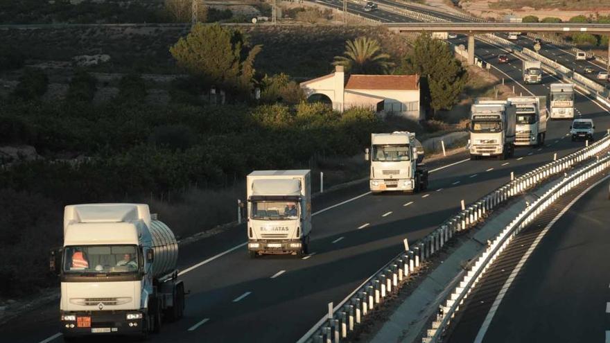 Más de quinientas denuncias contra el cártel de los camiones