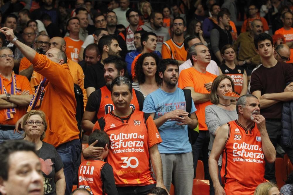 Decepción del Valencia Basket tras perder la final de la Eurocup