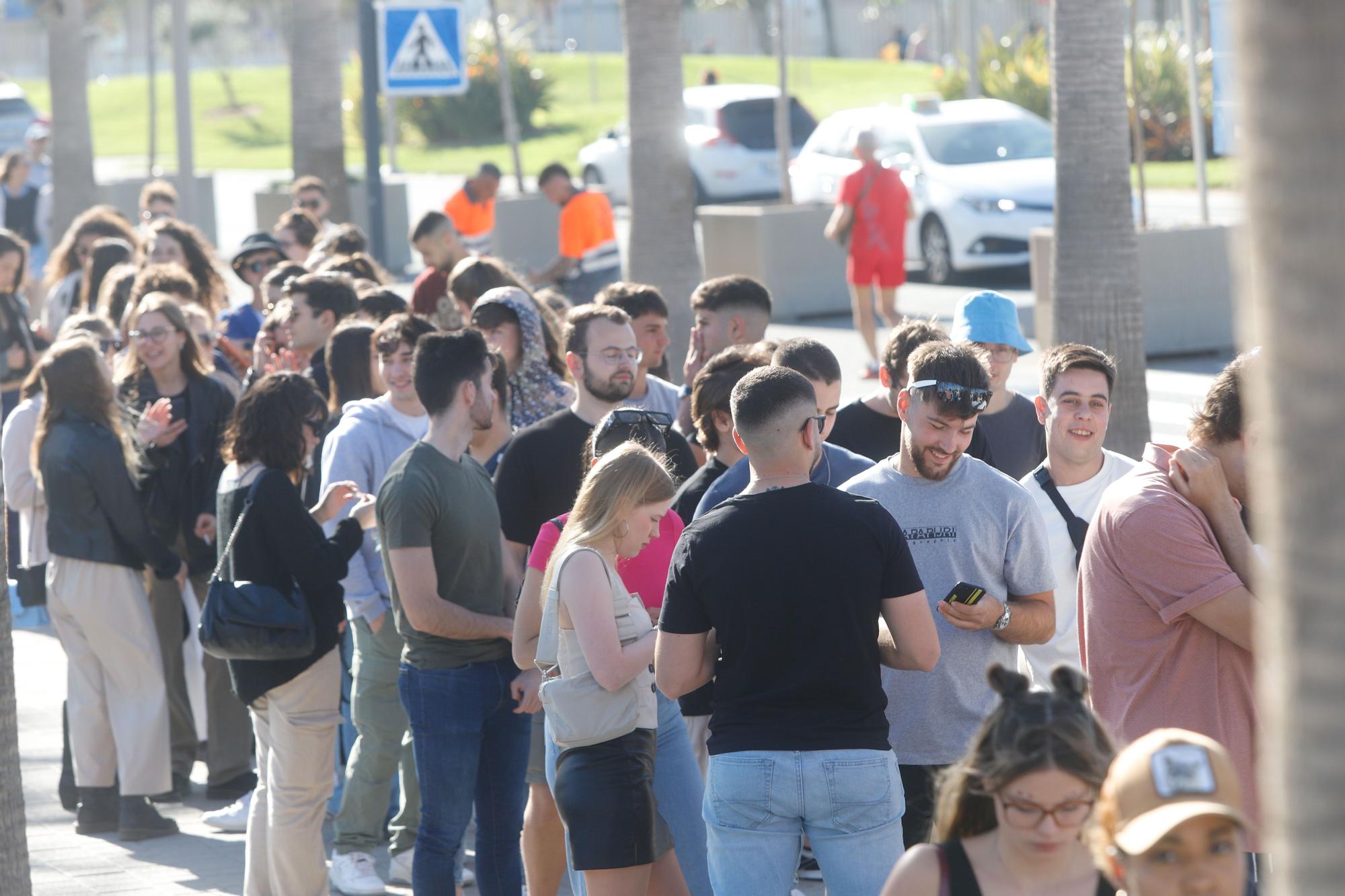 Búscate en las paellas universitarias de la Marina de València