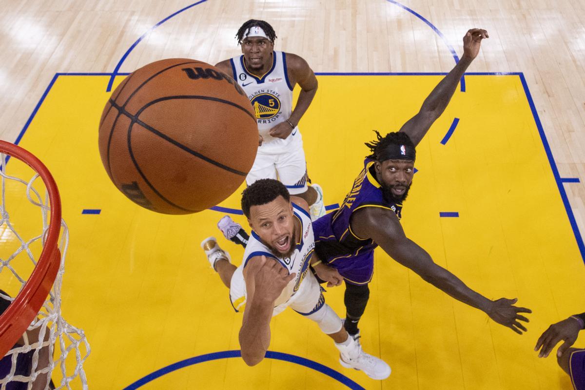 Els Warriors completen la festa del seu anell amb un passeig davant els Lakers