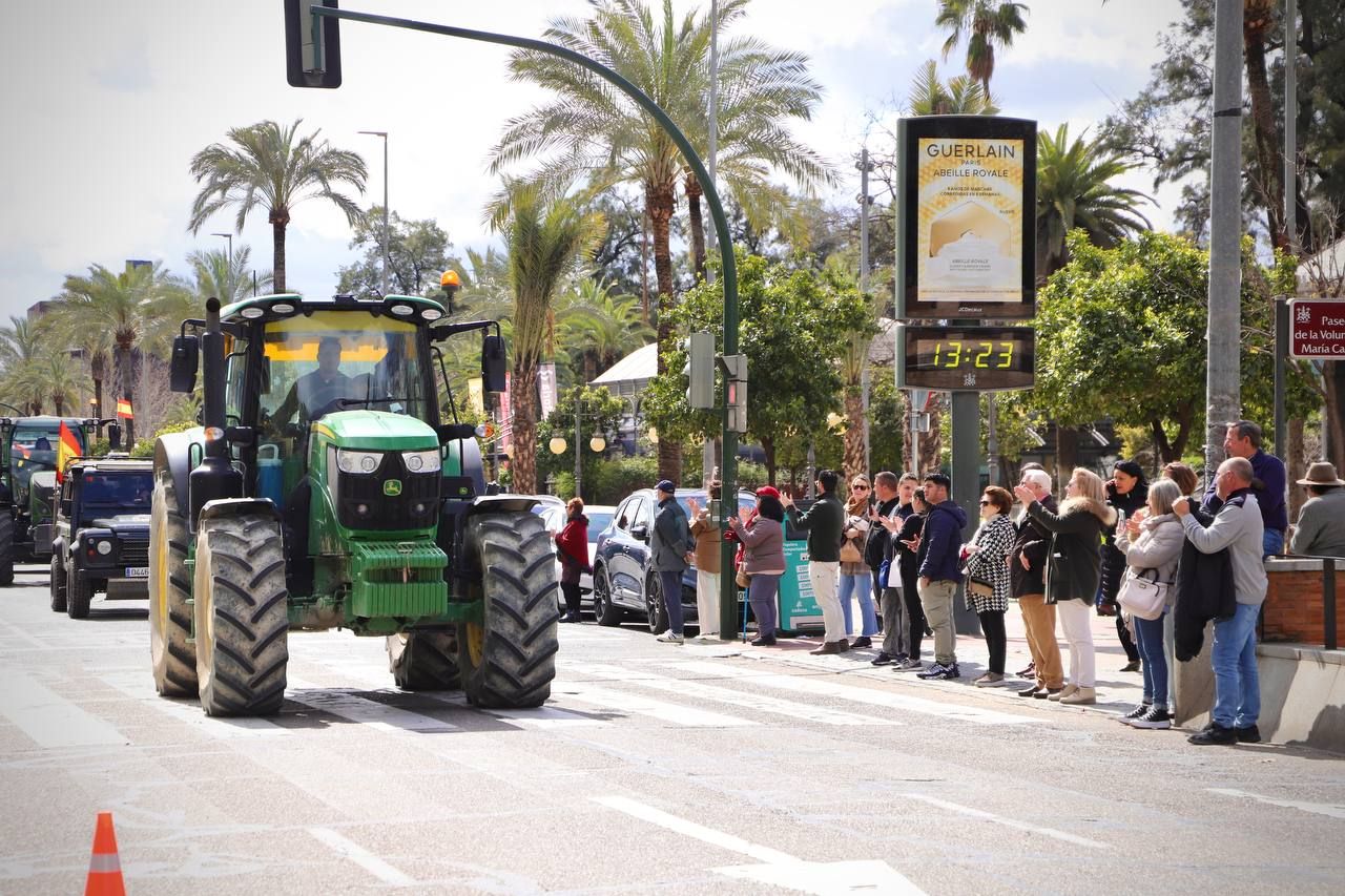 Una tractorada entra en la capital cordobesa para exigir mejoras en el campo