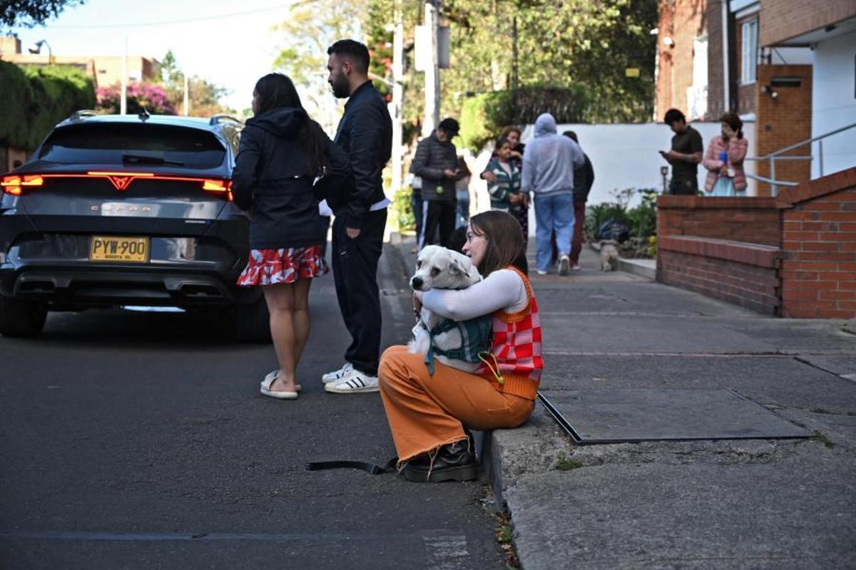 Imágenes del terremoto de magnitud 7,4 que ha sacudido a la mayor parte de Colombia Imágenes del terremoto de magnitud 7,4 que ha sacudido a la mayor parte de Colombia