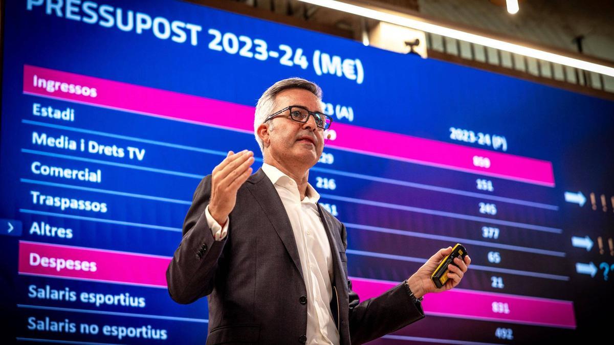 Víctor Font, en su comparecencia ante la prensa en Esplugues.