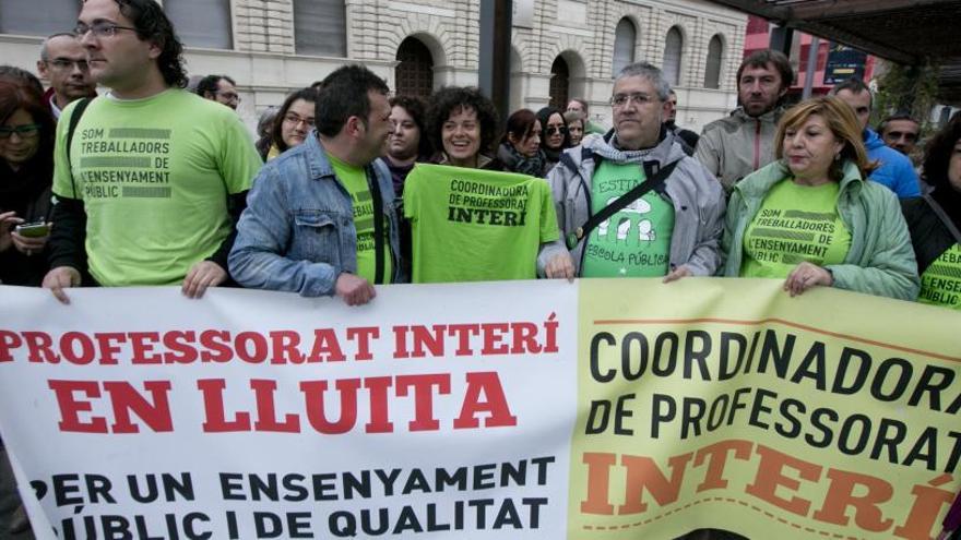Marzà deja en la bolsa de empleo a 2.000 interinos sin la capacitación en valenciano