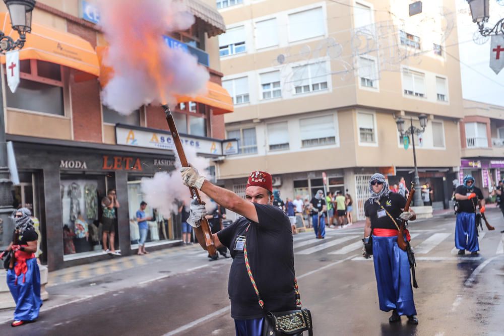 Más cara, pero a tiempo, ha llegado la pólvora para protagonizar la guerrilla de arcabucería de las fiestas de Sant Jaume de Guardamar