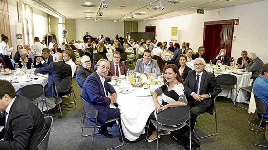 La patronal CECEIB celebró su desayuno en el CaixaFòrum.