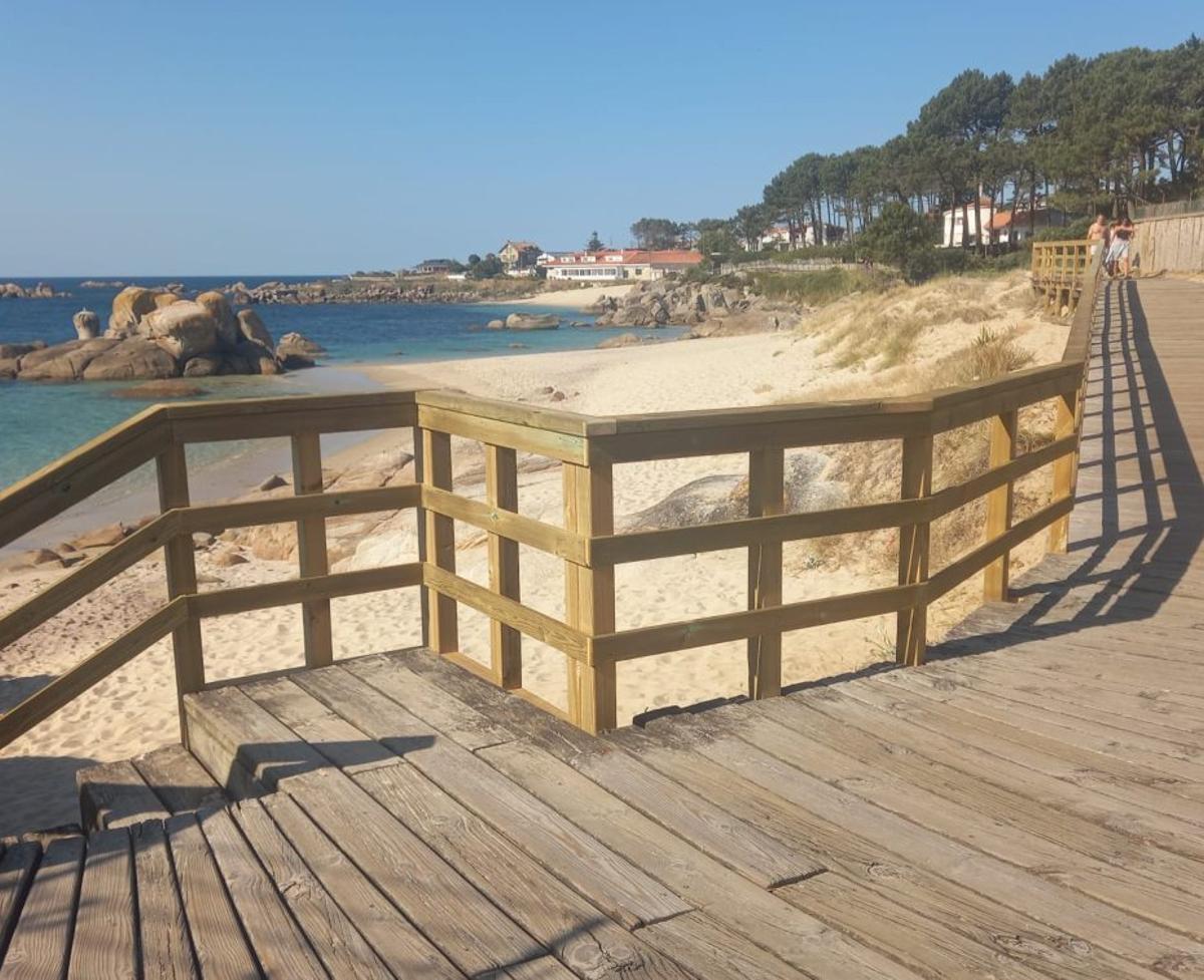 La balaustrada repuesta en
San Vicente do Mar.