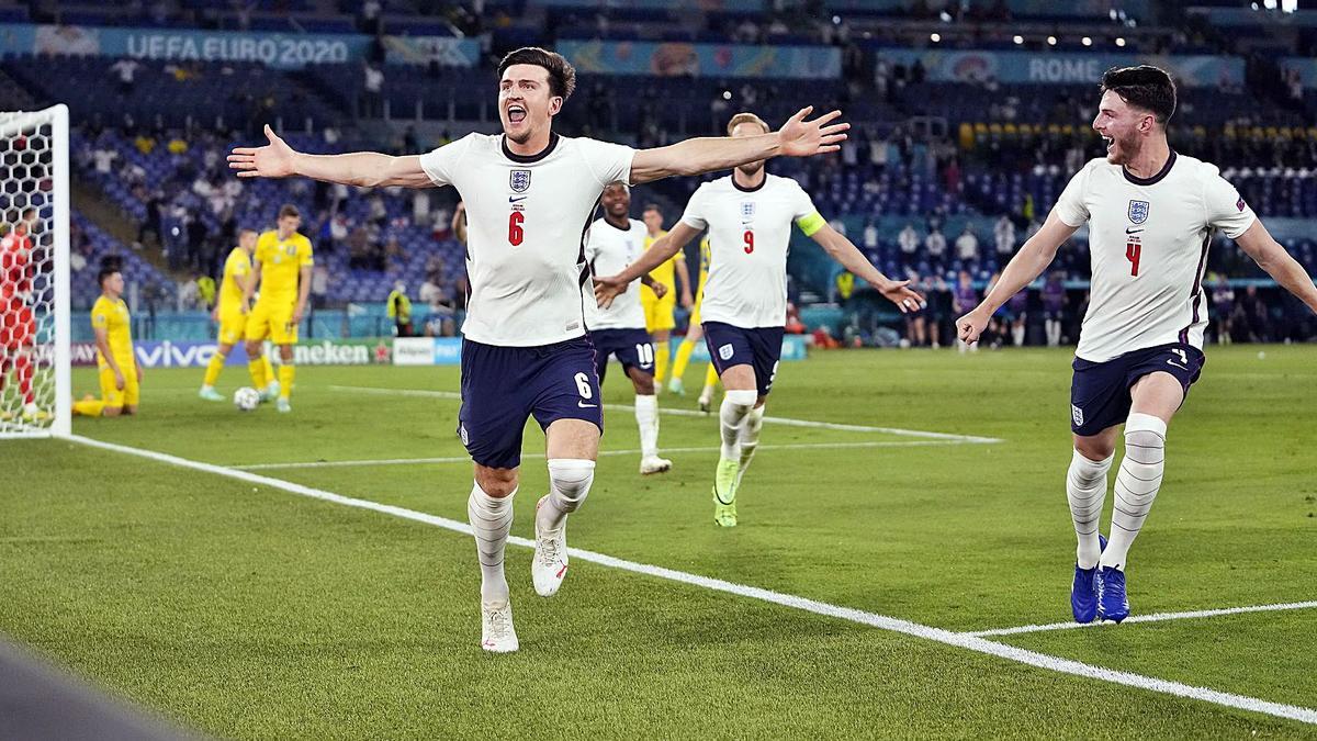 Maguire celebra el segundo gol de Inglaterra ante Ucrania. |  // REUTERS