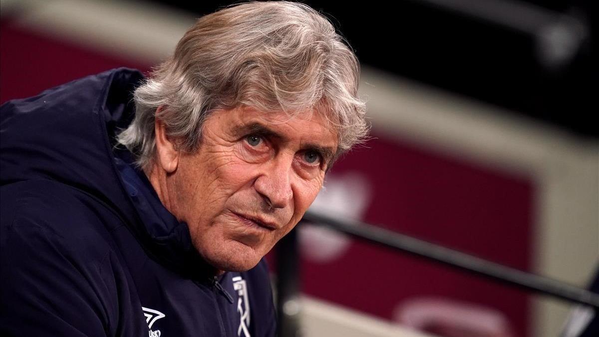 El Betis ficha al veterano Manuel Pellegrini