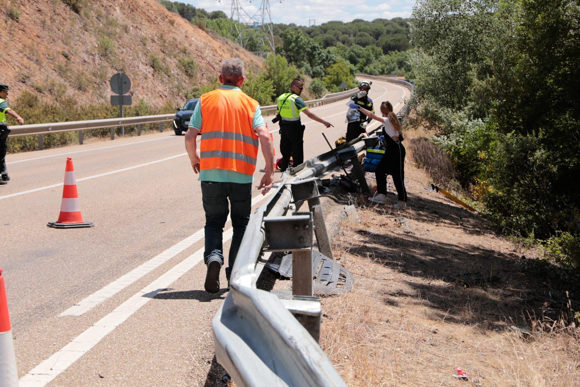 Un coche se precipita a un regato en la N-122 a las afueras de Zamora capital, en el entorno de la Fuente de la Salud
