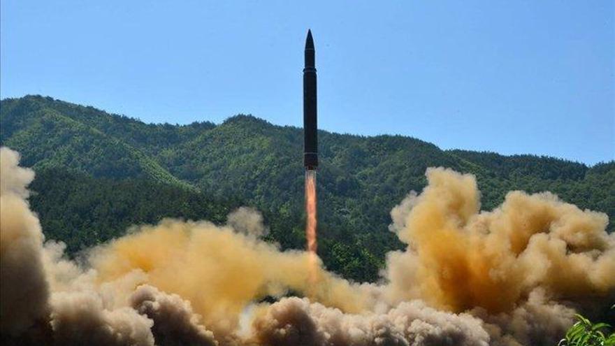 Corea del Norte lanza un misil de corto alcance en nueva prueba balística