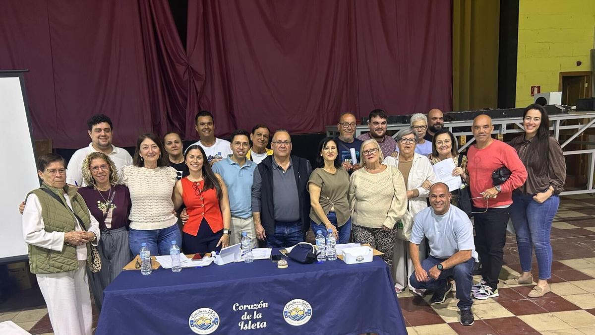 Primera reunión de la asociación Corazón de La Isleta.