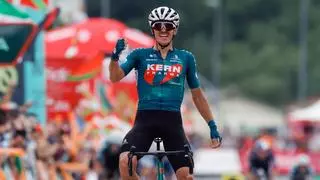 Urko Berrade le da al Kern Pharma su tercera victoria de etapa en la Vuelta