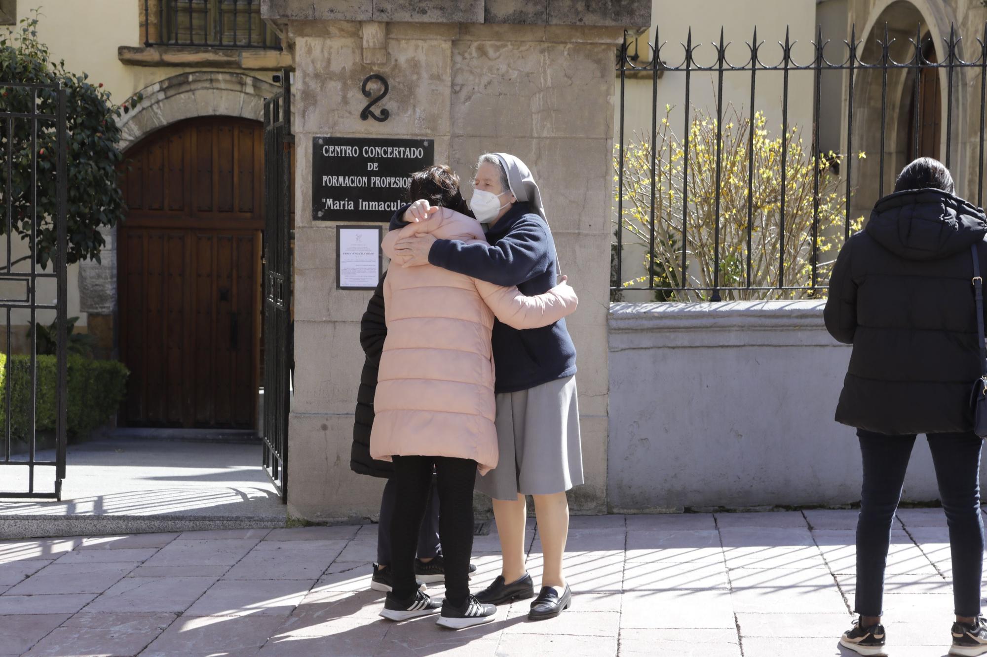 EN IMÁGENES: Capilla ardiente por la adolescente asesinada en Oviedo