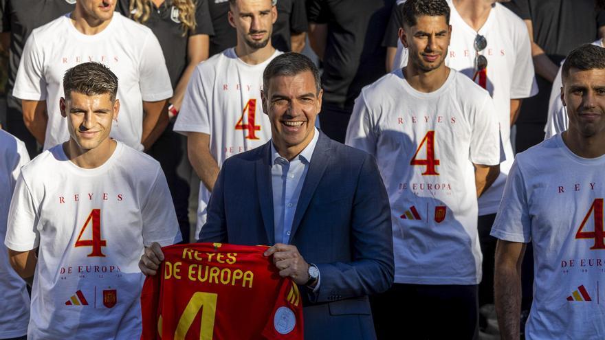 Pedro Sánchez a la Selección: &quot;Daros las gracias por haber dado la mejor versión de España&quot;