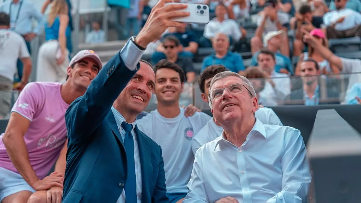 El presidente del COI, Thomas Bach, acude al Foro Itálico dando un mensaje optimista para el pádel