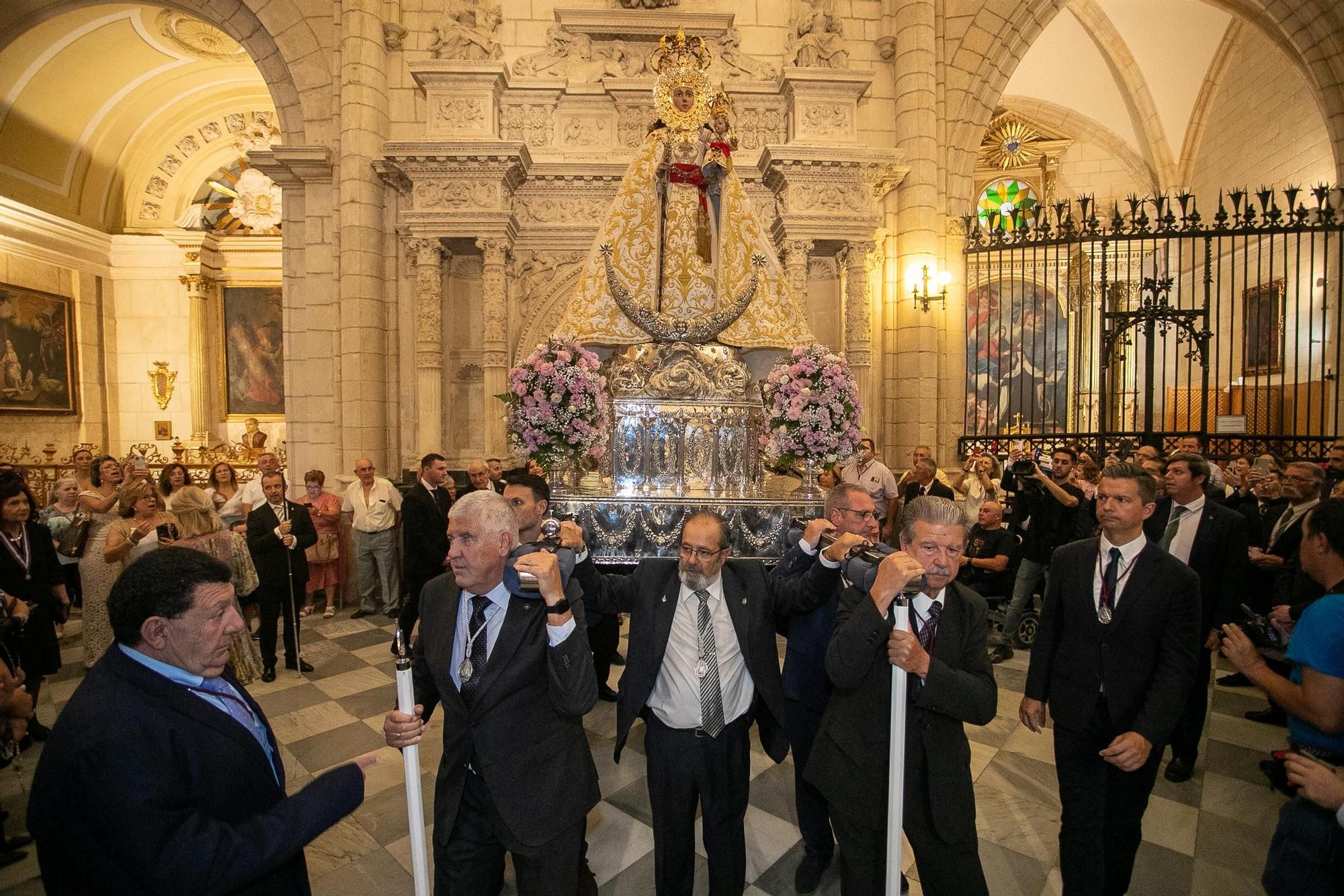 Procesión clausural de la Fuensanta en la Catedral, en imágenes