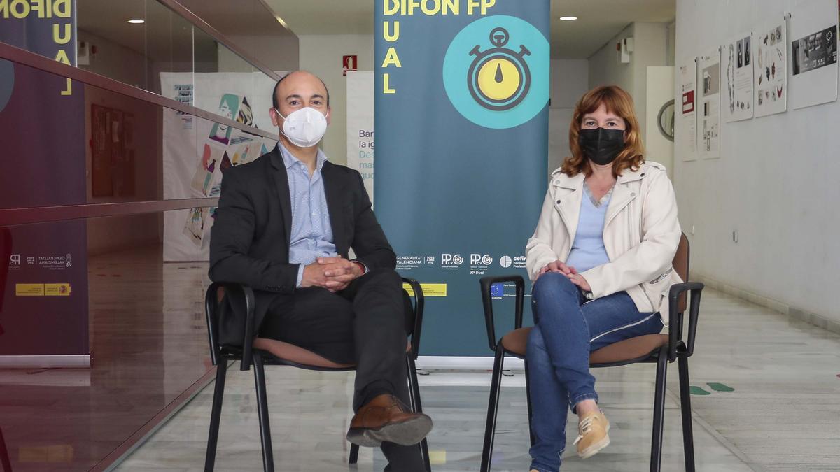 Manuel Clemente y Amparo Yago, en la Conselleria de Educación.