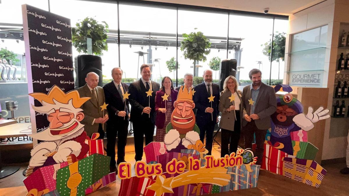 Vídeo | El Bus de la Ilusión regresa esta Navidad a Sevilla