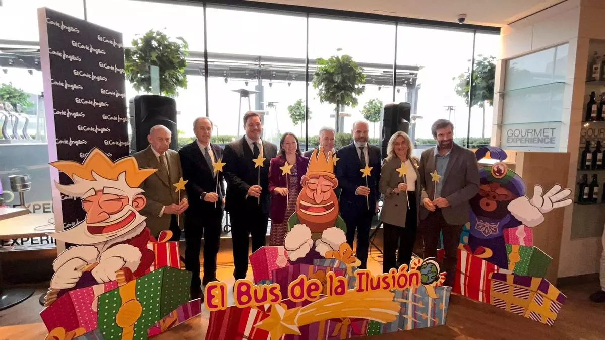 El Bus de la Ilusión regresa a Sevilla por Navidad: una divertida ruta por la ciudad con un fin solidario