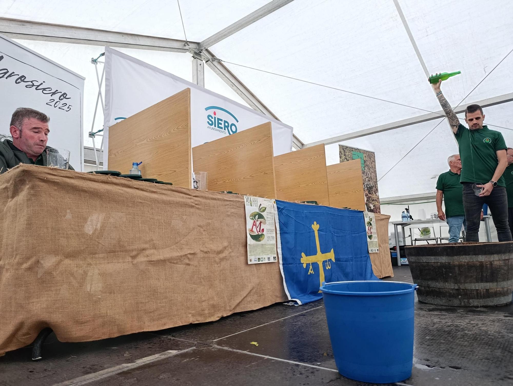 Miguel Ángel Pereda y José Manuel Sánchez, ganadores de los concursos de sidra de Agrosiero