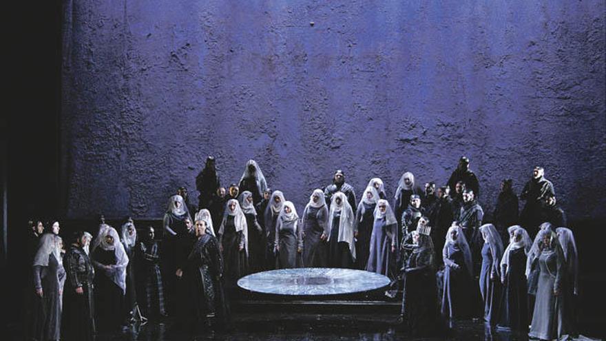 Eindrucksvoll inszeniert: Verdis „Macbeth&quot; ist eine Produktion des Teatro São Carlos aus Lissabon.