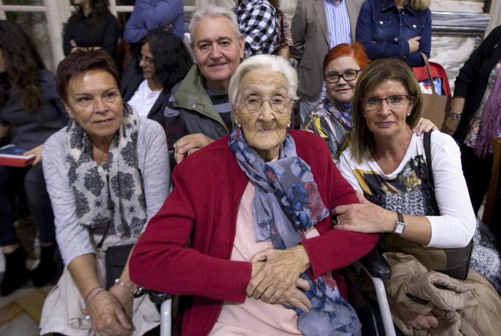 Homenaje a los 25 vecinos centenarios de Valencia