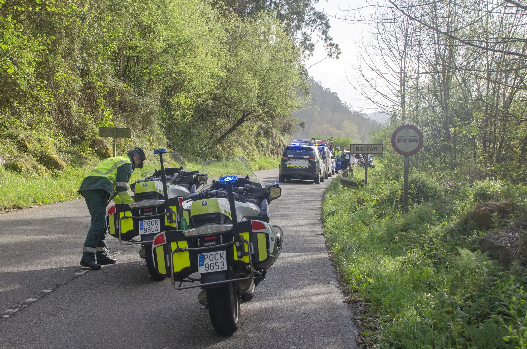 Tragedia en una carrera ciclista en Pravia: un hombre irrumpe con un coche robado y mata a un guardia civil tras arrollarlo