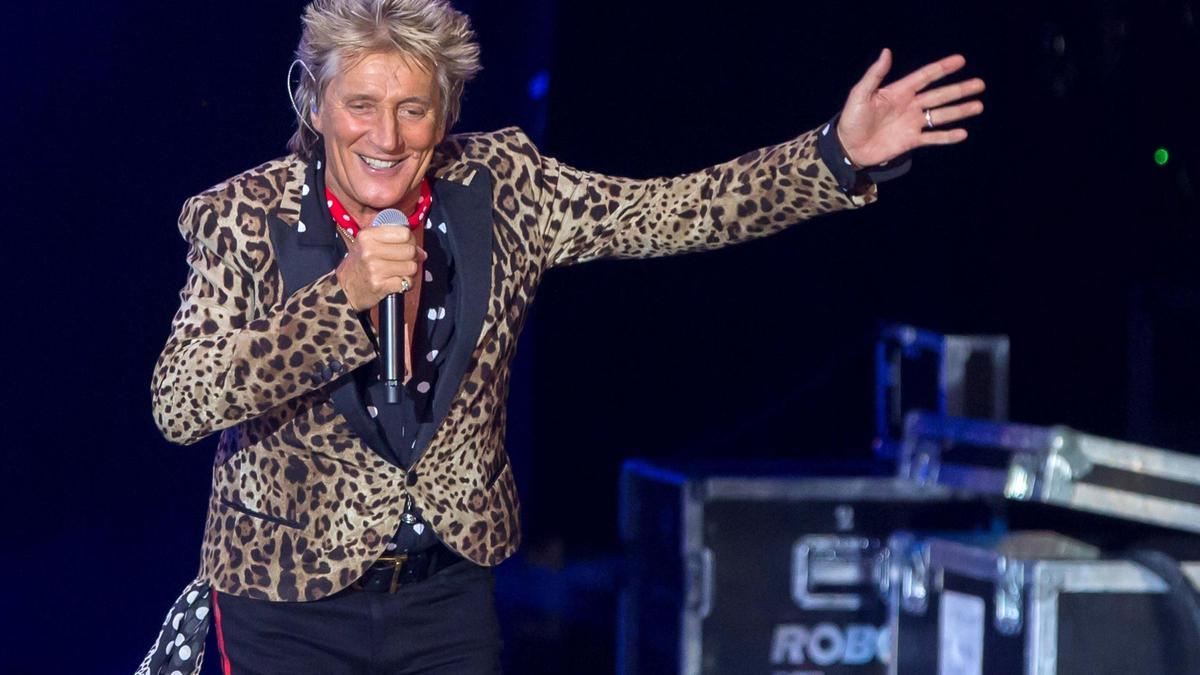 Rod Stewart durante un concierto.