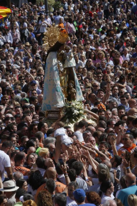 Día de la Virgen de los Desamparados: Traslado de la Mare de Déu