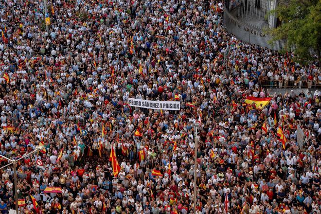 Denuncian ante la Fiscalía "cánticos islamófobos" en las manifestaciones de apoyo a Ceuta