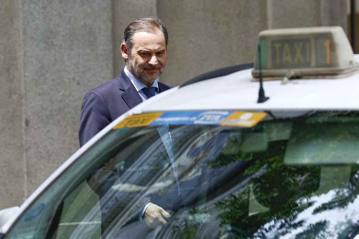 Ábalos asegura que no hubo "nada delictivo" en su remuneración como diputado del Congreso