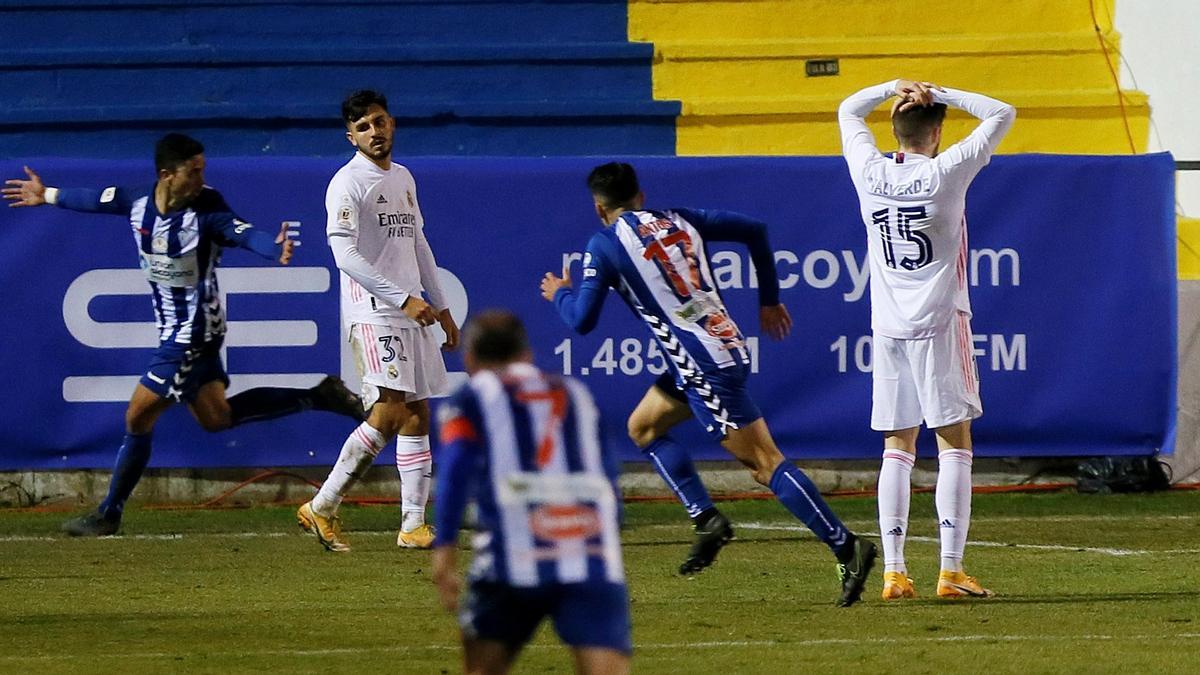 Alcoyano - Real Madrid: El Alcoyano hace historia y elimina al Madrid de la Copa del Rey (2-1)