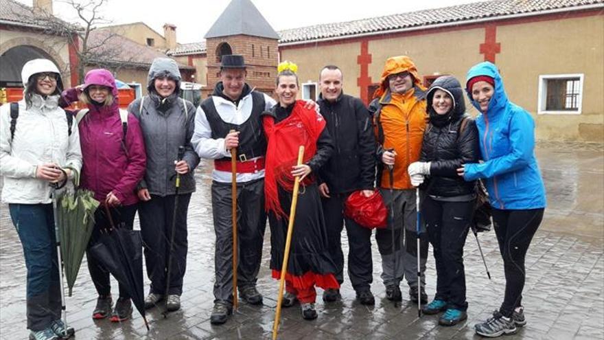 La lluvia no frena la romería de San José