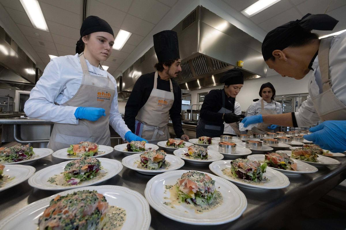 Delicatessen en la primera comida de la Escola d’Hoteleria de Ibiza