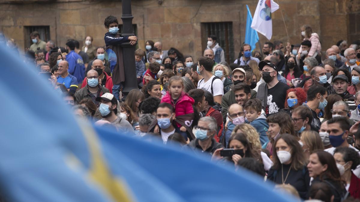 Los partidarios de la cooficialidad del asturiano se manifiestan en Oviedo