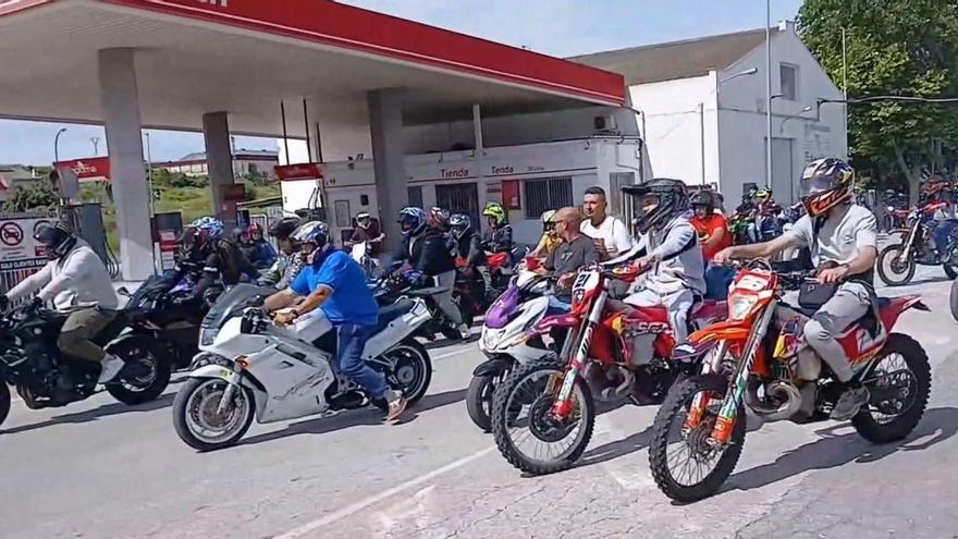Así ha sido el homenaje a Panete, el motorista fallecido hace un año en el Genovés