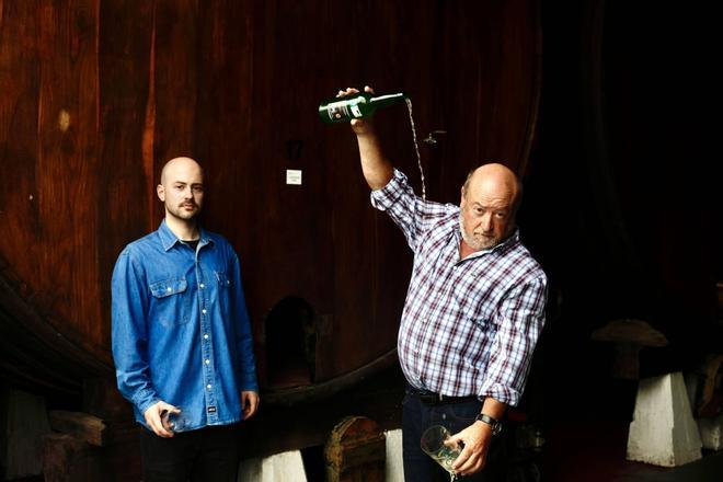 El "Tonel de Oro", el premio de Gijón a más de 70 años de trayectoria familiar en Sidra Canal (en imágenes)