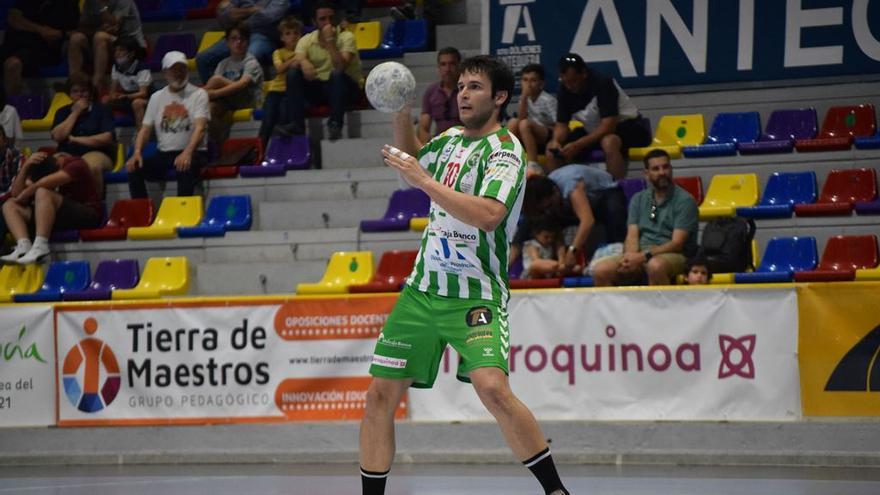 Luis Castro concluye su etapa en el Iberoquinoa Antequera tras 9 temporadas