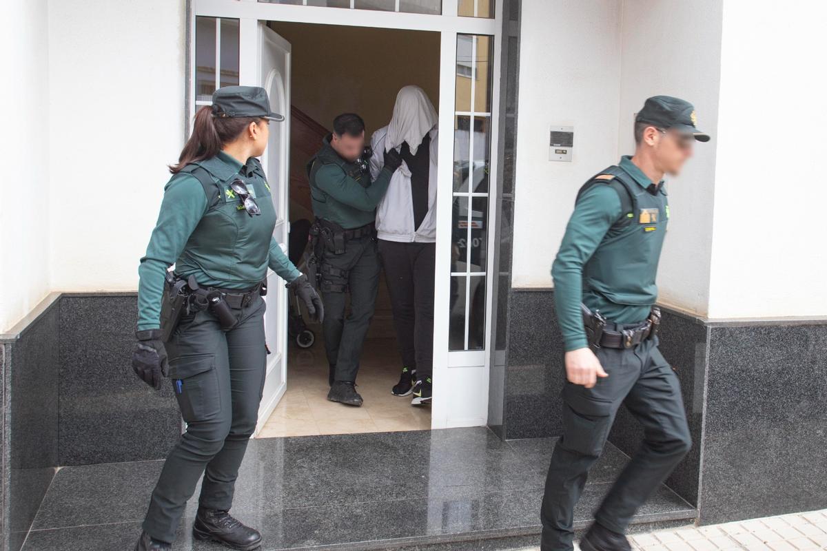 Detenidos el vecino y su amigo por el asesinato de la maestra de Rafelcofer