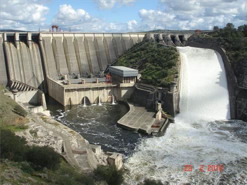 Los grandes embalses extremeños sueltan agua