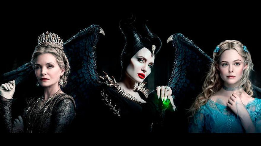 Michelle Pfeiffer, Angelina Jolie y Elle Fanning en Maléfica: Maestra del mal.