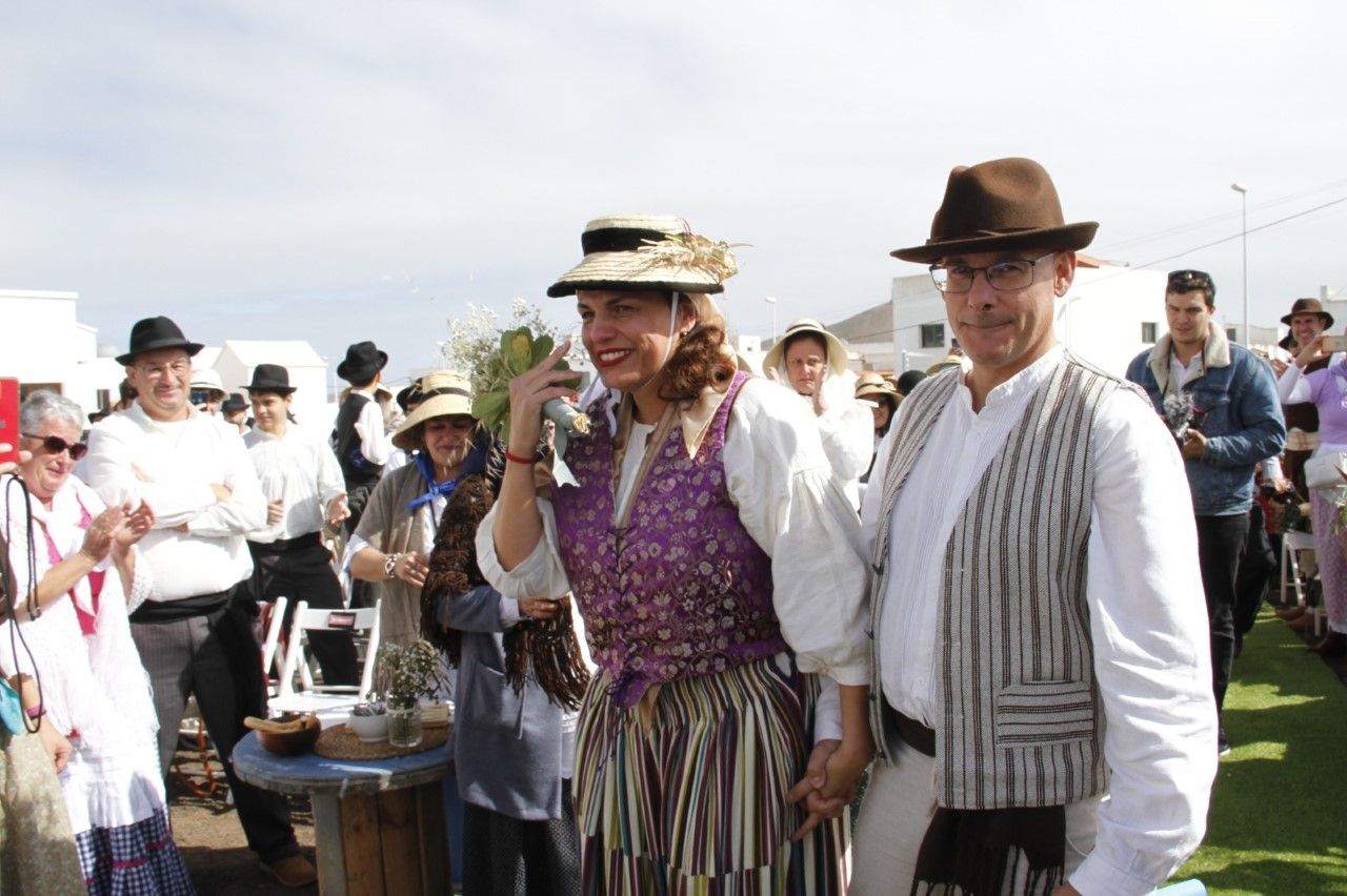 Boda canaria por sorpresa en San Bartolomé que ni los propios novios se esperaban